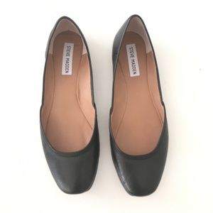 Steve Madden Azika Black Leather Flats